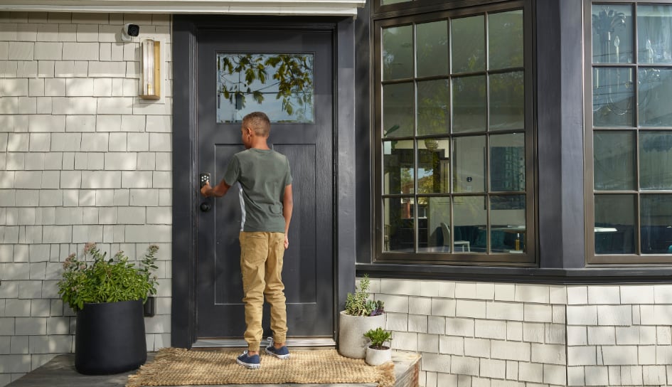 Vivint Smart Lock on home in Pensacola